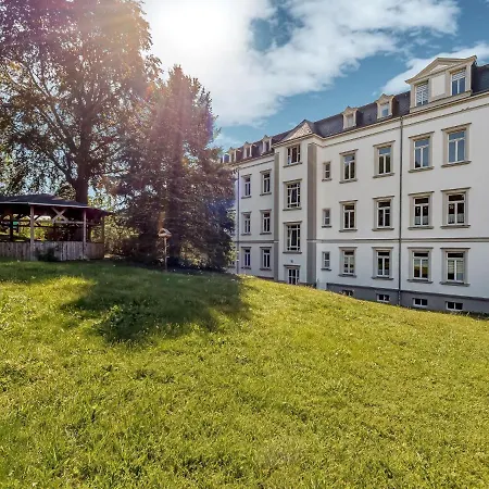 Villa With Large Communal Terrace *