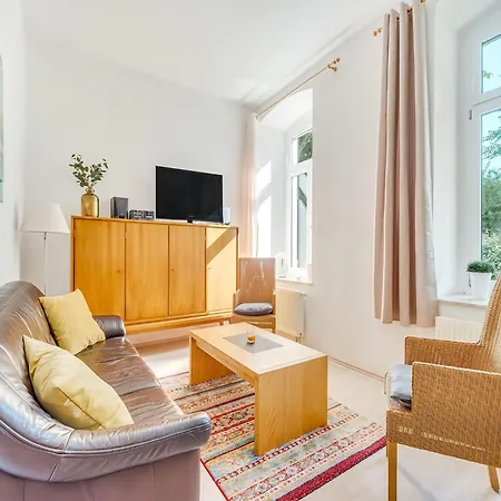 Mit Grosser Gemeinschaftsterrasse *