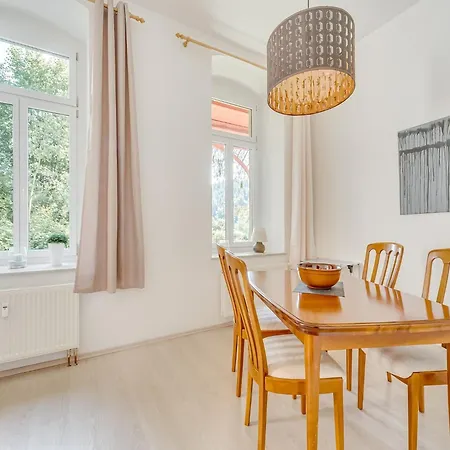 Mit Grosser Gemeinschaftsterrasse וילה