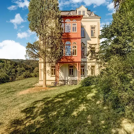 Mit Grosser Gemeinschaftsterrasse וילה